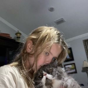 Meet your Posher, Nickee